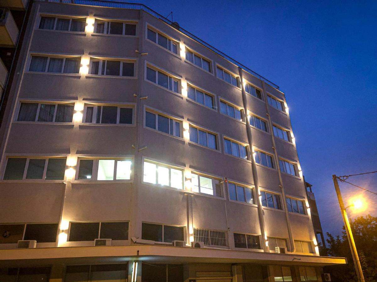 La Place Suites - La Place De La Gare Tesalónica Exterior foto